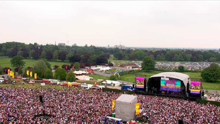 Coventry, War Memorial Park Main stage.jpg
