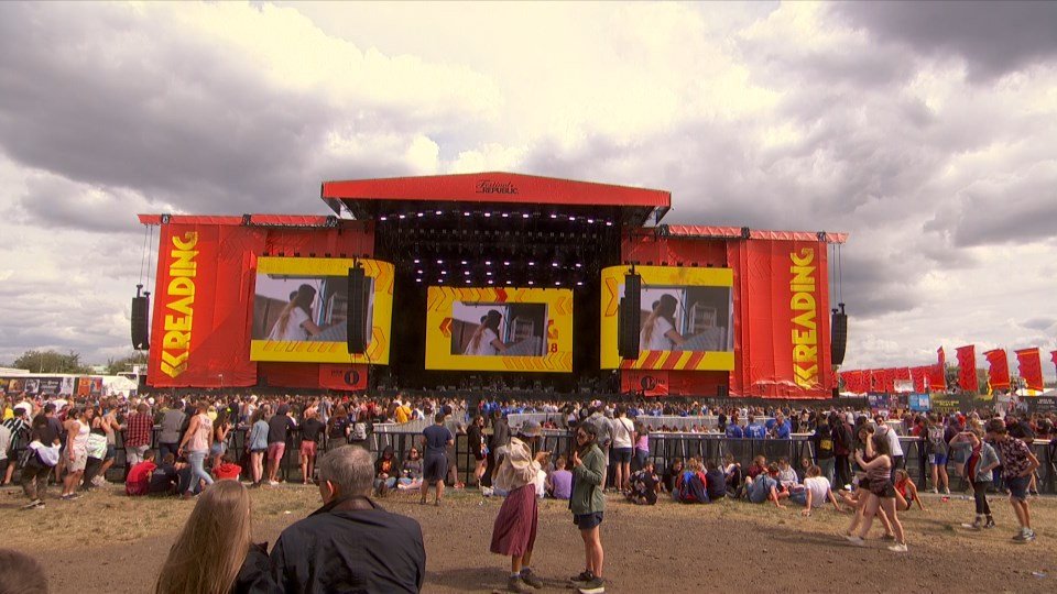 READING MAIN STAGE noevent 20180824_150624 #1.ts_snapshot_00.25.43_[2018.08.24_16.21.15].jpg