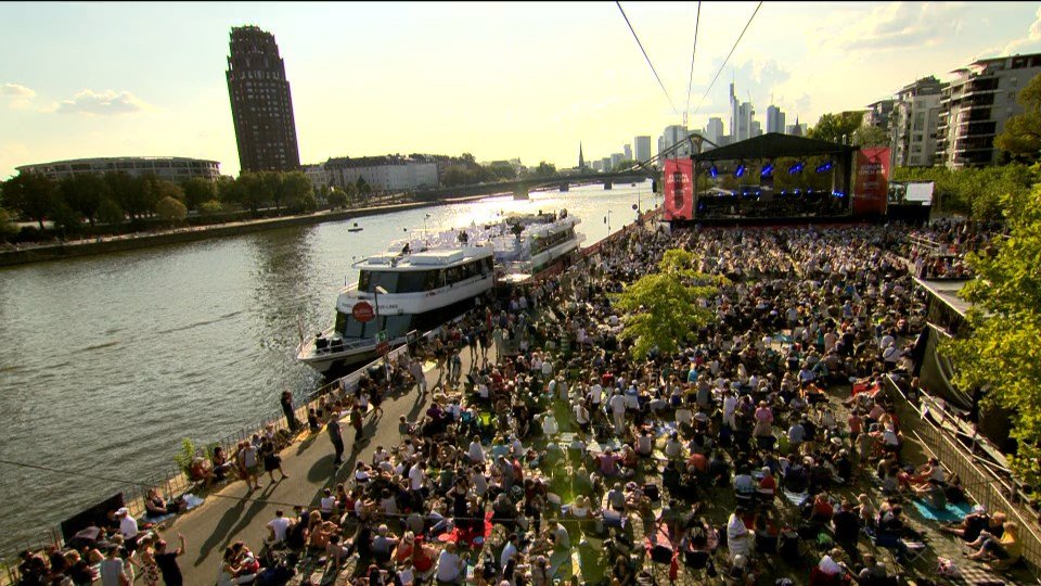 hr D-537 noevent 20180823_174902 #1.ts_snapshot_00.00.05_[2018.08.23_19.05.21].jpg