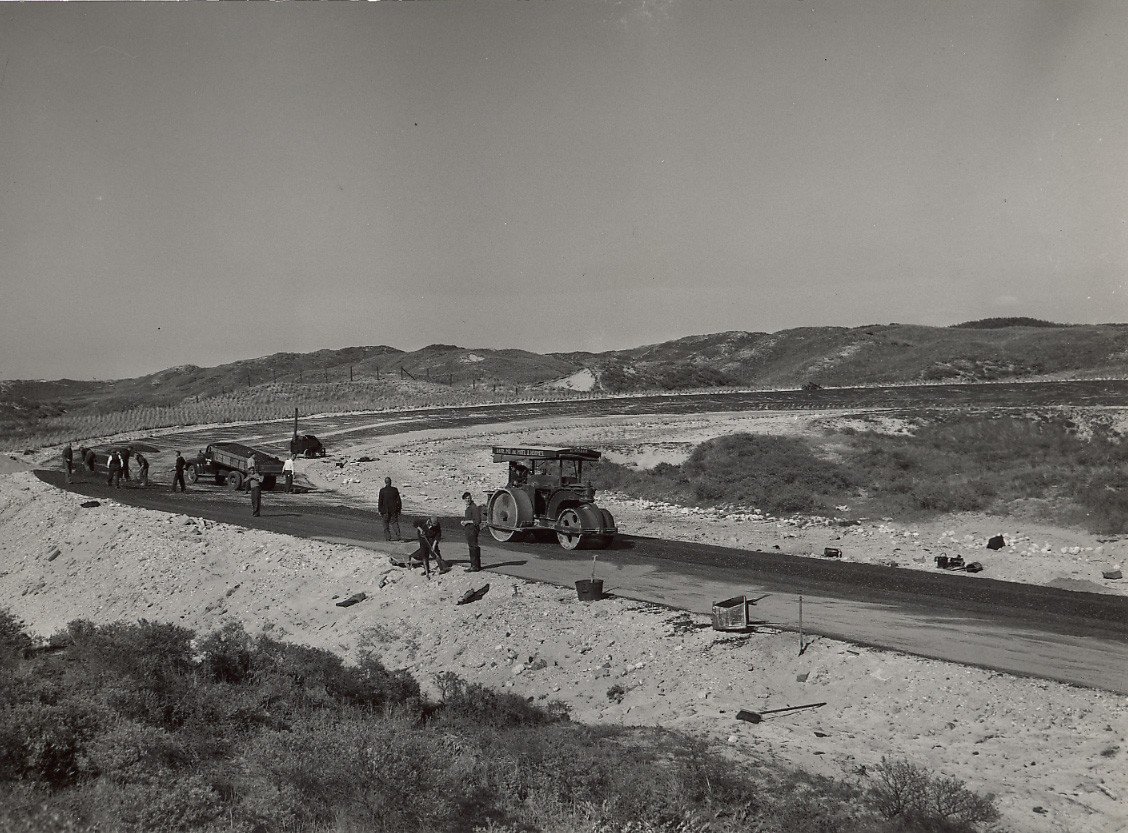 De_aanleg_van_het_circuit_Zandvoort_in_1948.jpg