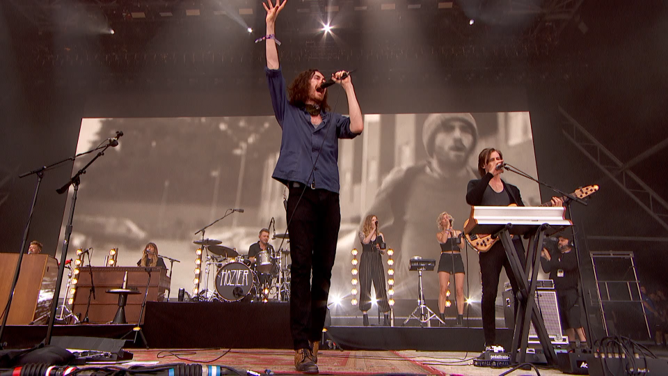 BBC 2 MAIN GLASTONBURY noevent 20190629_163550 #1.ts_snapshot_02.17.22_[2019.06.29_19.34.23].png