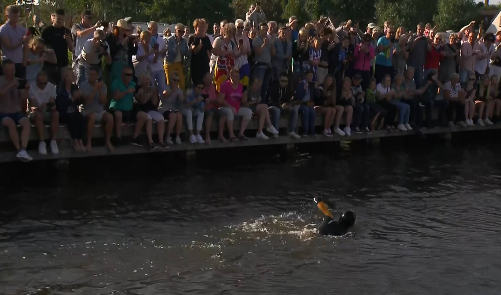 RED BEE MEDIA NL_0100 12575_V_7120_20190622_191250.jpg