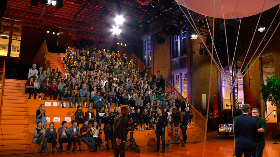 2SAT.nl HOL311 Main20191024-195625.ts_snapshot_04.10_[2019.10.24_20.01.10].png