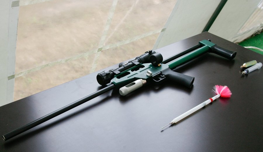Air_rifle_with_tranquilliser_dart.jpg.617fd8bba7e3e138d6c08b24928ef6e9.jpg