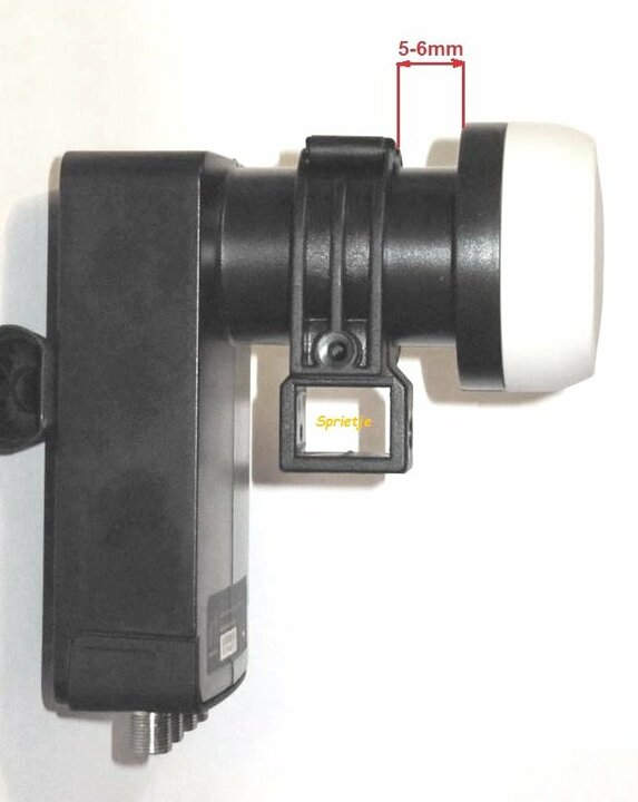 Inverto Black Ultra quad met Triax rail klem.JPG