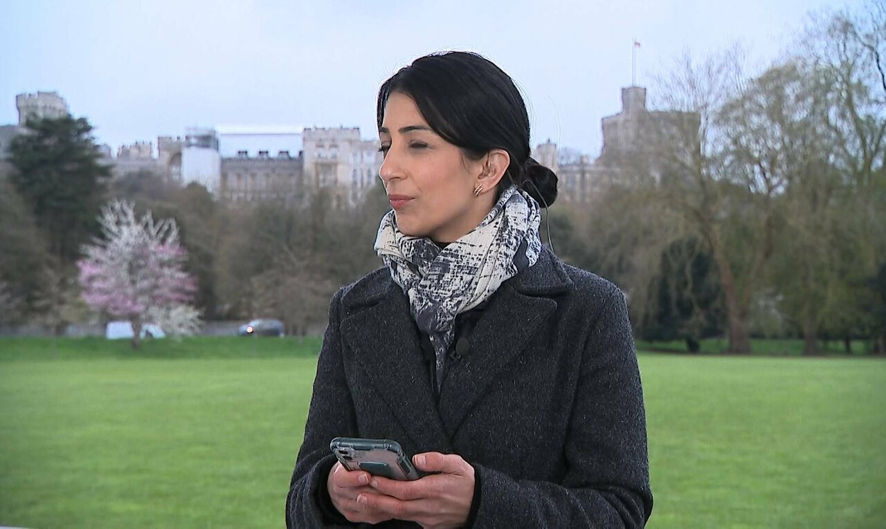 APTN Windsor Path 4_0235 12671_V_4600_20210410_175826.jpg