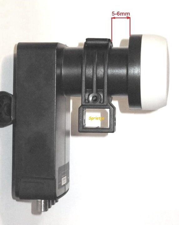 Inverto Black Ultra quad met Triax rail klem.JPG