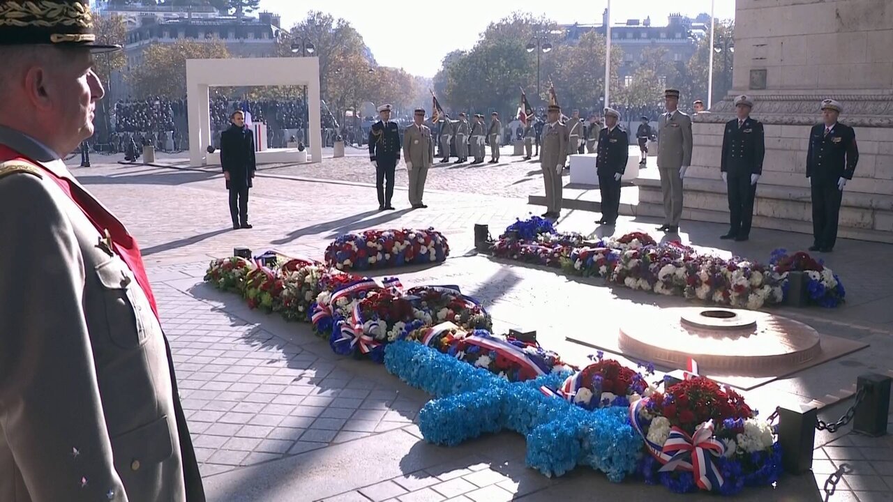 F512_F3 STAND UP_3520 12717_V_7200_20211111_114711.jpg