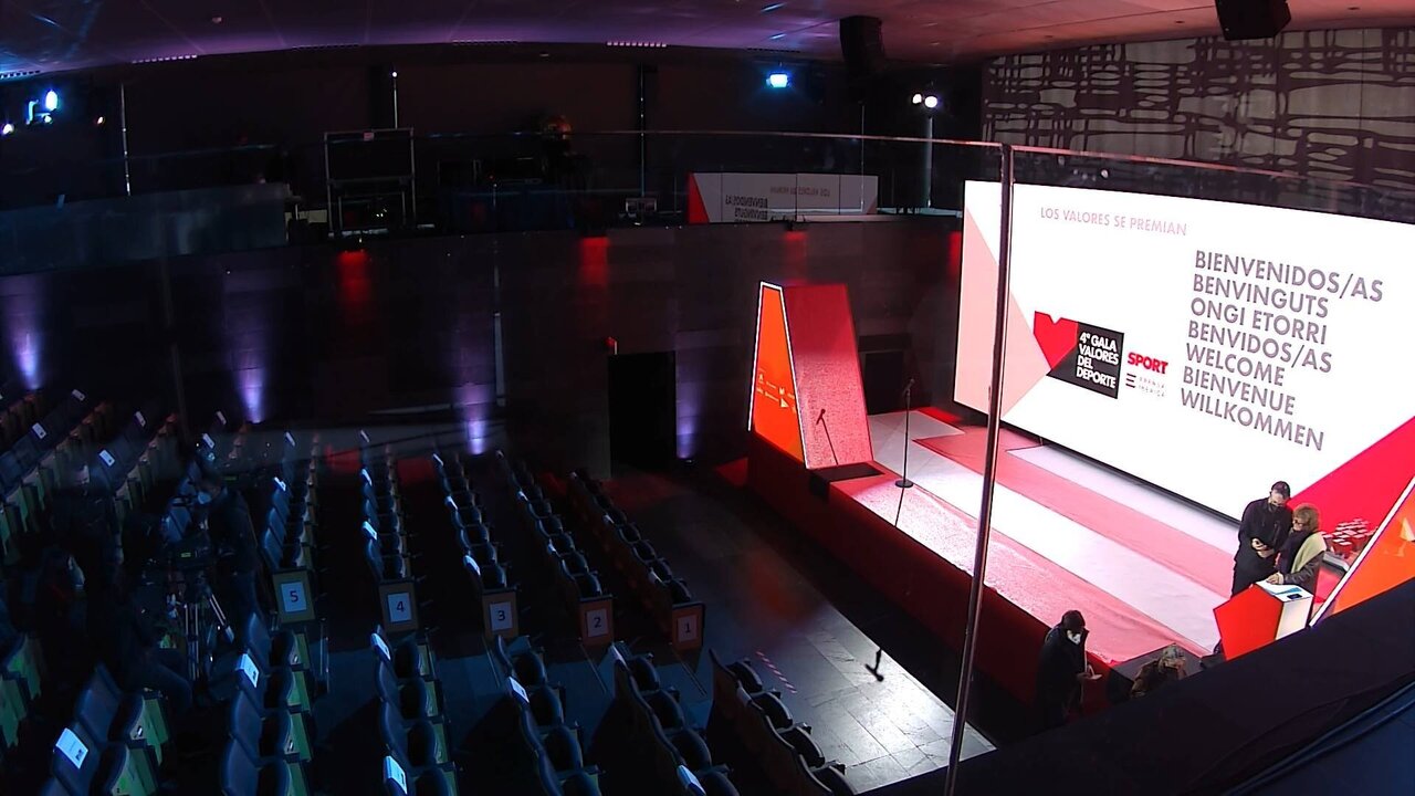 E455 FEED 1_3300 11998_V_7200_20211221_174552.jpg