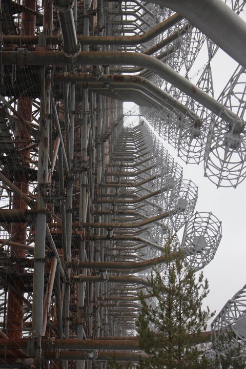 Duga_radar_station_within_the_Chernobyl_Exclusion_Zone,_Ukraine.JPG
