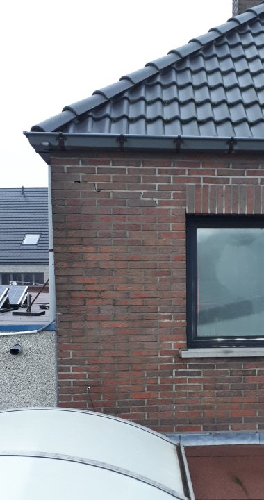 Muur waar beugel op mag.jpg