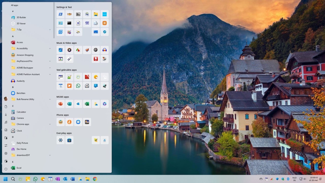 Windows 11 start screen.jpg