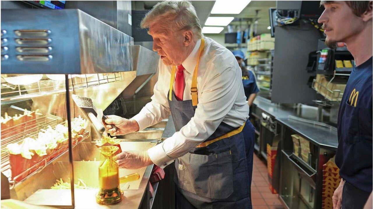 TrumpindekeukenbijMCDonalds.thumb.jpg.1712be0596fc4e8d67ce3eaf8c4e9c44.jpg