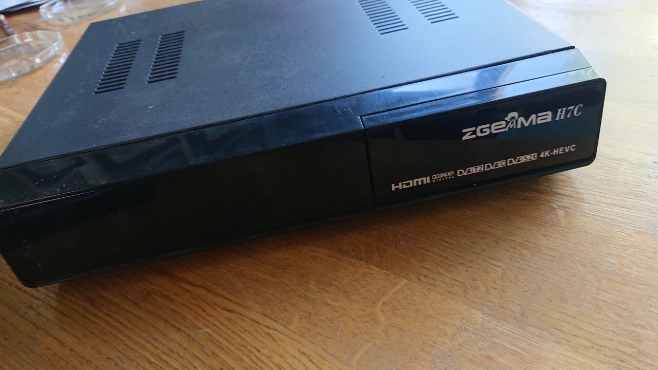 Zgemma H7c front.jpg